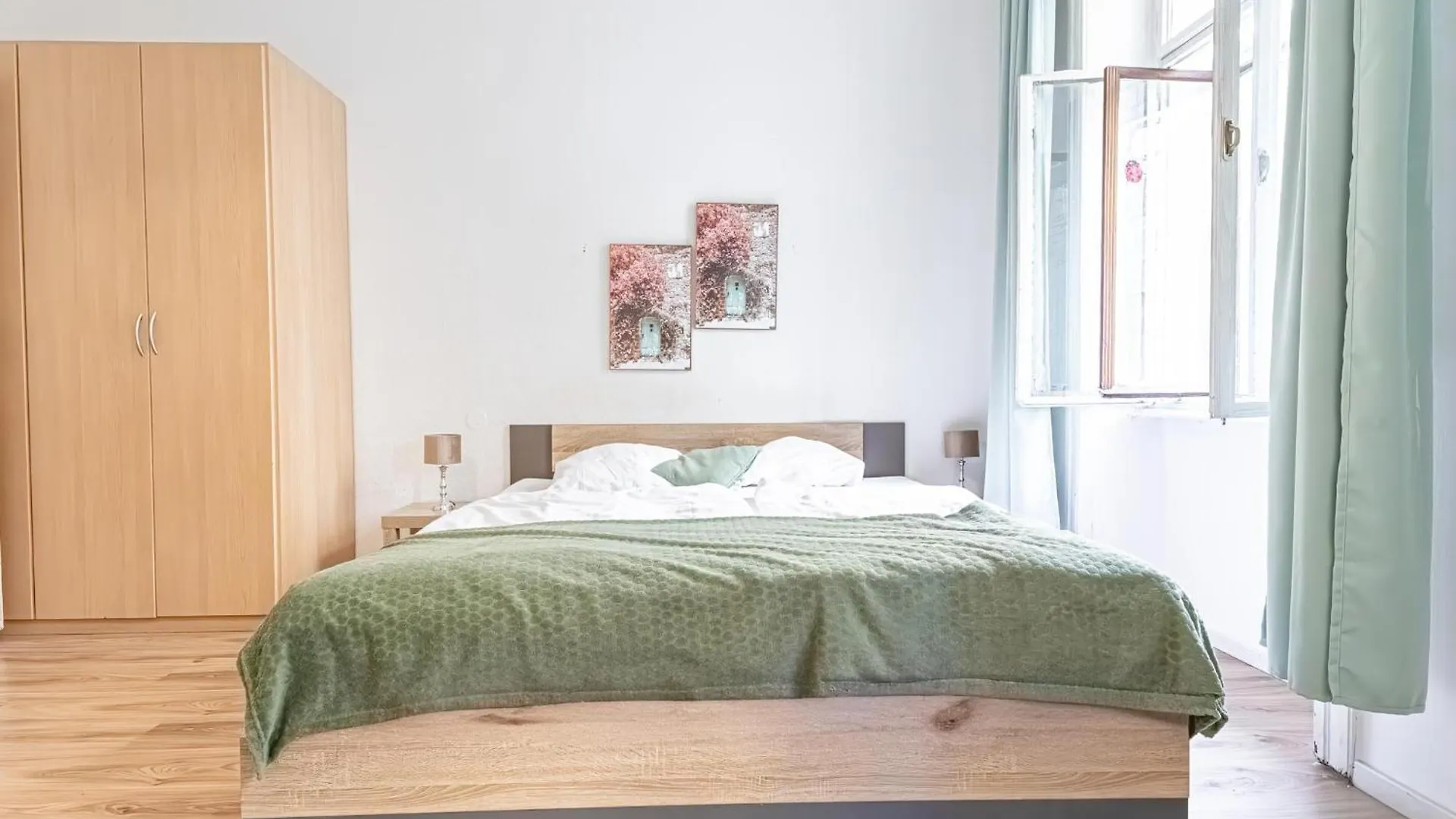 Апартаменты Neighboring 2Br Apts Ideal For 8 People Вена