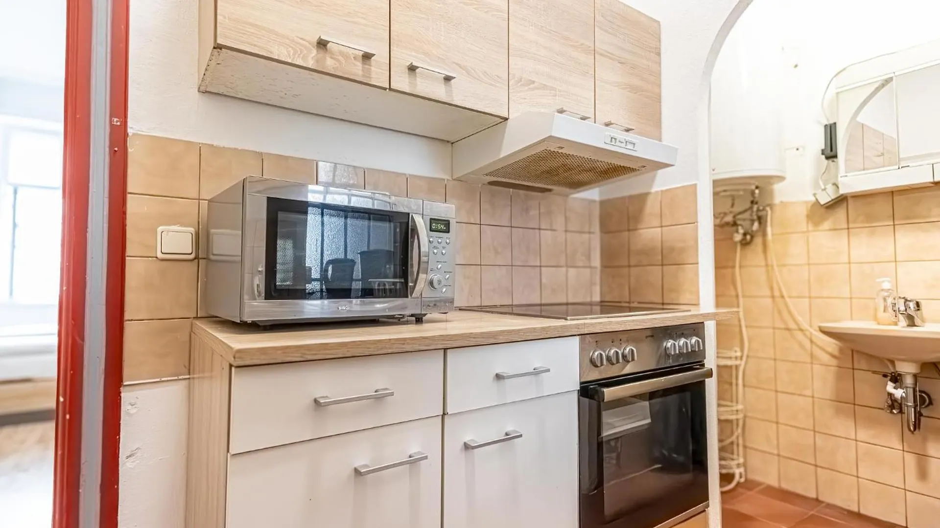 Neighboring 2Br Apts Ideal For 8 People فيينا 0*,  النمسا