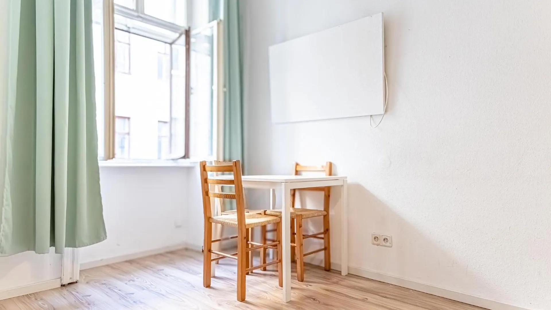 شقة Neighboring 2Br Apts Ideal For 8 People فيينا النمسا