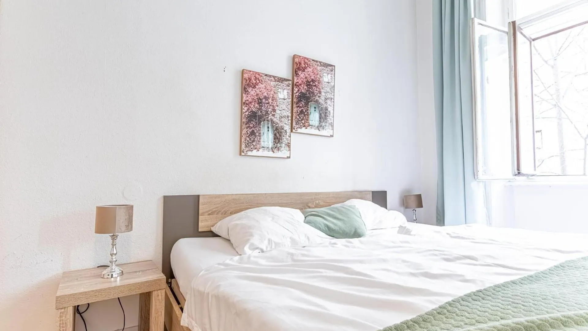شقة Neighboring 2Br Apts Ideal For 8 People فيينا