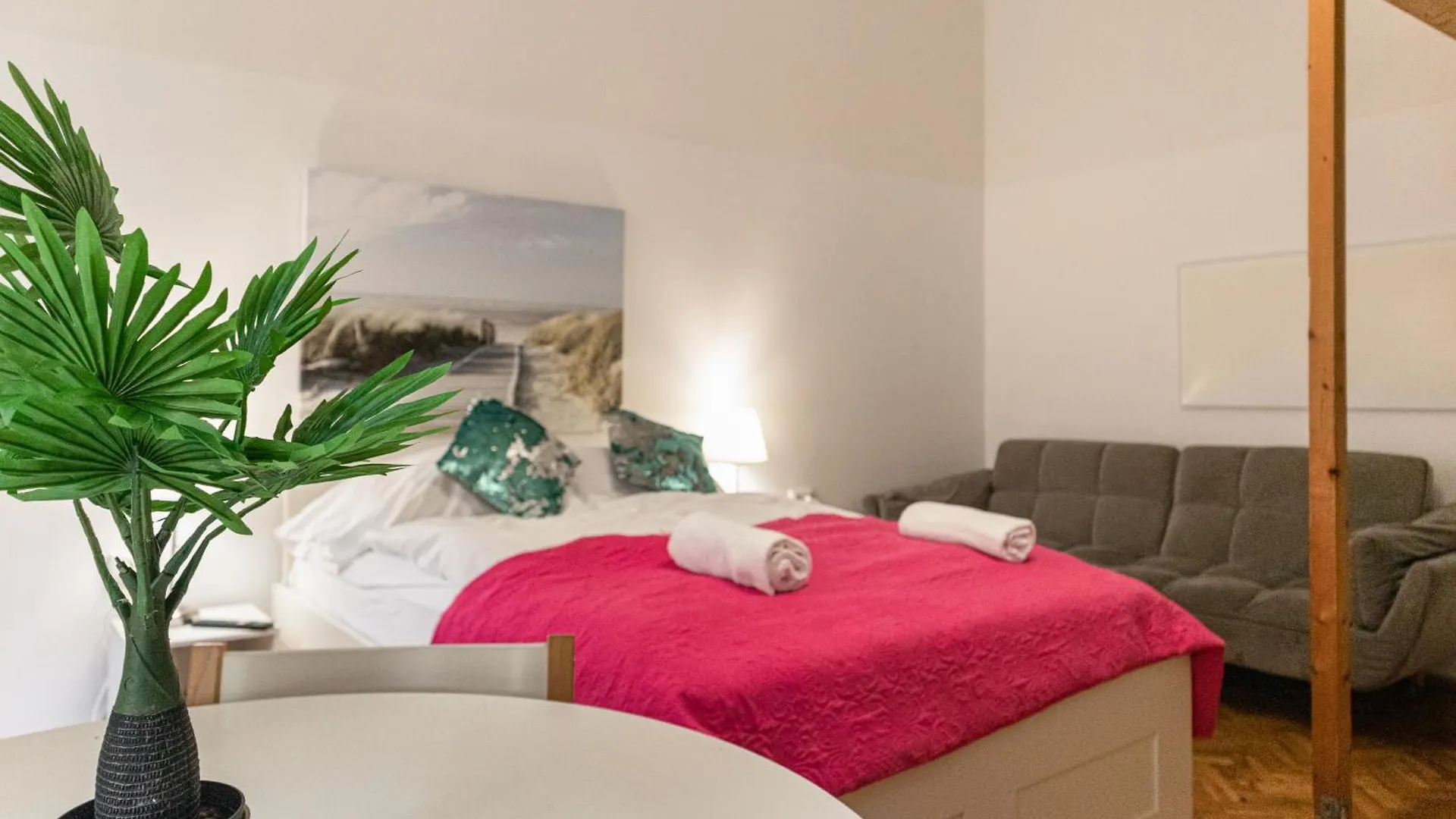شقة Neighboring 2Br Apts Ideal For 8 People فيينا