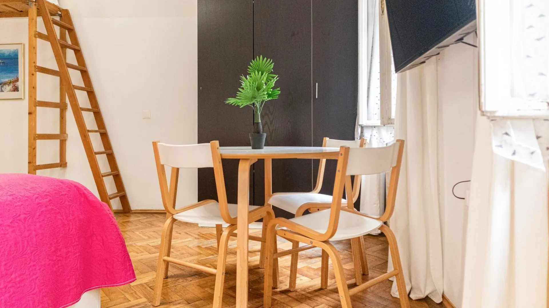 Neighboring 2Br Apts Ideal For 8 People فيينا 0*,